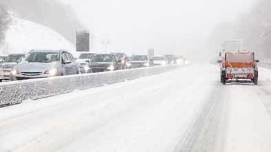 Winter Schnee Autobahn Stau Chaos