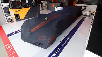 McLaren - Garage - Parc Fermé - 2025