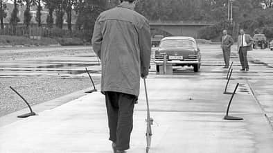 Historischer Autotest auto motor und sport testet Mercedes-Benz W111 Coupé auf Teststrecke