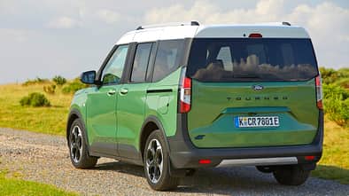03/2026 Ford E-Tourneo Courier