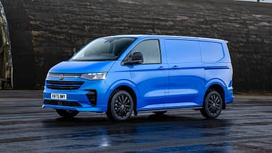 VW Transporter Bus Pro S Großbritannien