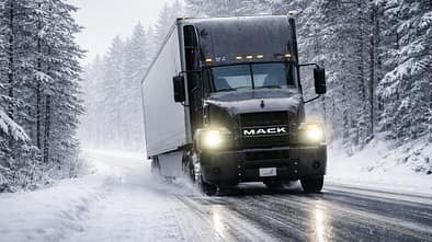 Mack Anthem im Winter