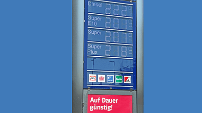 Spritpreis Anzeige Preistafel Tankstelle minus 17 Cent
