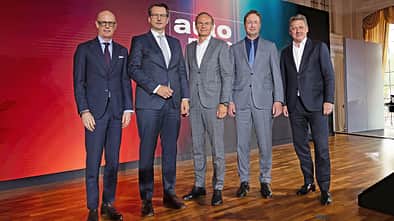 Best Cars 2026 Runde / Panel CEOs weißer Saal Neues Schloss Stutgart