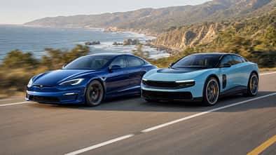 Ferrari Luce, Tesla Model S Plaid, Collage, Kaltvergleich, 06/2026 Tesla Model S Plaid und Ferrari Luce