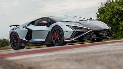 Lamborghini Revuelto SV