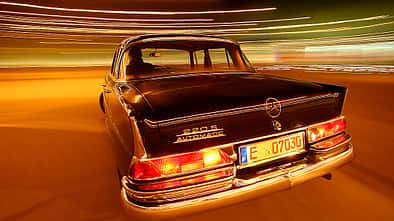 Mercedes-Benz 220S