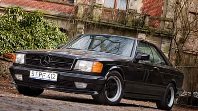 Frontansicht eines Mercedes-Benz 500 SEC-AMG