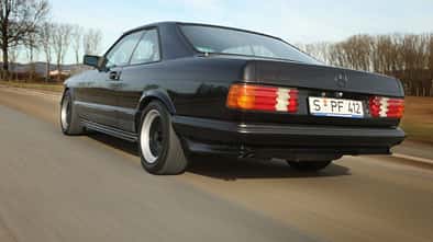 Heckansicht eines Mercedes-Benz 500 SEC-AMG, Baujahr 1982