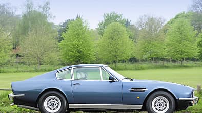 Aston Martin V8