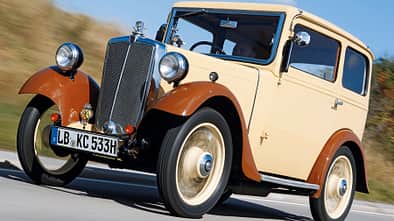 Morris Minor Saloon, Front