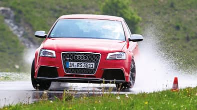 Audi RS3 Sportback, Teststrecke, Front, nasse Straße