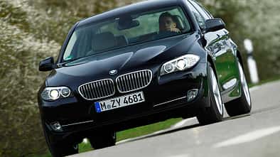 BMW 550i, Frontansicht, Stra§e