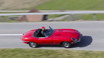 Jaguar E-Type Serie 1, von oben, Fahrt, Landstraße
