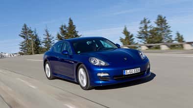 Porsche Panamera S Hybrid, Frontansicht, Fahrt, Bergstraße