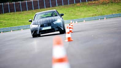 Lexus GS Hybrid, Slalom, Frontansicht
