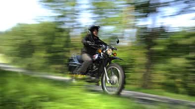 Yamaha XT 500, Seitenansicht, Waldweg