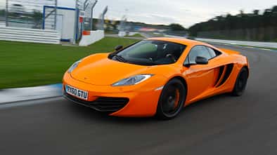 McLaren MP4-12C, Kurve