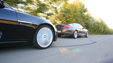 BMW 650i, Jaguar XK 5.0 V8 Portfolio, Seitenlinie