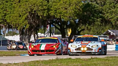 Aston Martin Vantage, Ferrari, Frontansicht