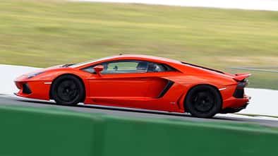 Lamborghini Aventador LP 700-4, Seitenansicht