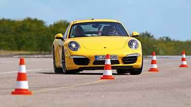 Porsche 911 Carrera S, Frontansicht, Slalom