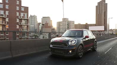Mini Countryman JWC, Seitenansicht