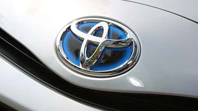 Toyota Yaris Hybrid, Logo