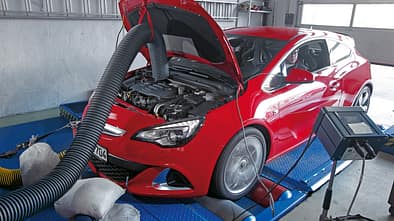 Opel Astra OPC, Motor, Hebebühne