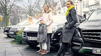 SUV, Frau, Kinder