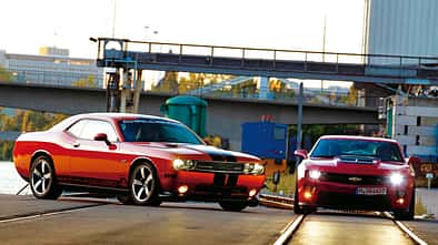 Chevrolet Camaro ZL1, Dodge Challenger SRT8 392, Frontansicht