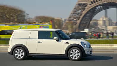 Mini Cooper D Clubvan, Seitenansicht, Eifelturm