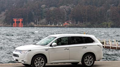 Mitsubishi Outlander PHEV, Seitenansicht