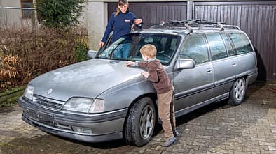 Opel Omega A Caravan, Seitenansicht