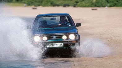 VW Golf Country, Frontansicht, Wasserdurchfahrt