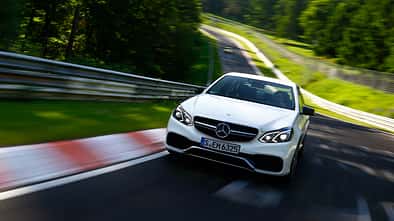 Mercedes E 63 AMG S 4matic, Seitenlinie