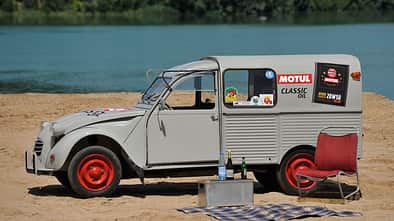 Citroën AK 350, Seitenansicht