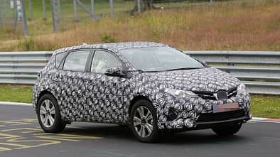 Erlkönig Toyota Auris Cross