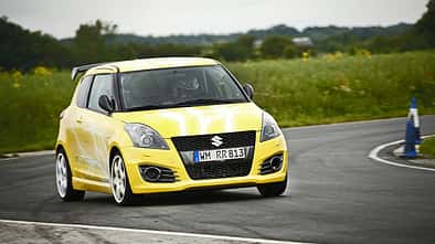 Suzuki Swift Sport Hayabusa, Kleinwagen, Umbau, Motorrad