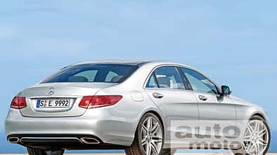 Mercedes E-Klasse, Heckansicht