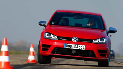 VW Golf R, Frontansicht, Slalom