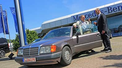Mercedes 230 CE, Seitenansicht