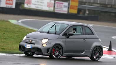 Abarth 695 Biposto - Fahrbericht 