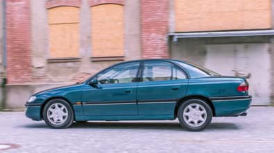 Opel Omega B Mv6, Seitenansicht