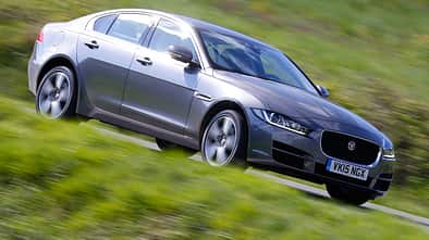 Jaguar XE 25t, Seitenansicht