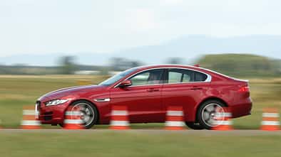 Jaguar XE 20d, Seitenansicht