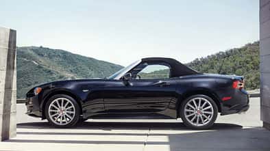 11/2015 Fiat 124 Spider leaked