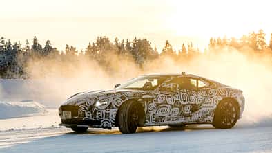 Aston_Martin_DB11_getarnt_Mitfahrt_Winter