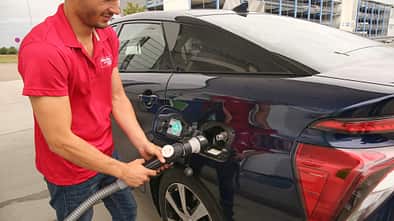 Toyota Mirai, Wasserstoff, Tankstelle