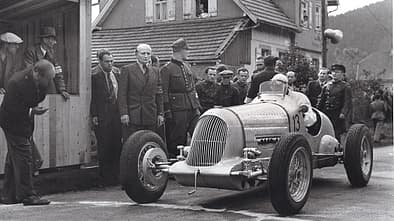 Bugatti 35B/51A - Fritz-Georg Martin - Baiersbronn-Obertal - Ruhestein - Bergrennen 1946 Bugatti 35B/51A - Fritz-Georg Martin - Baiersbronn-Obertal - Ruhestein - Bergrennen 1946